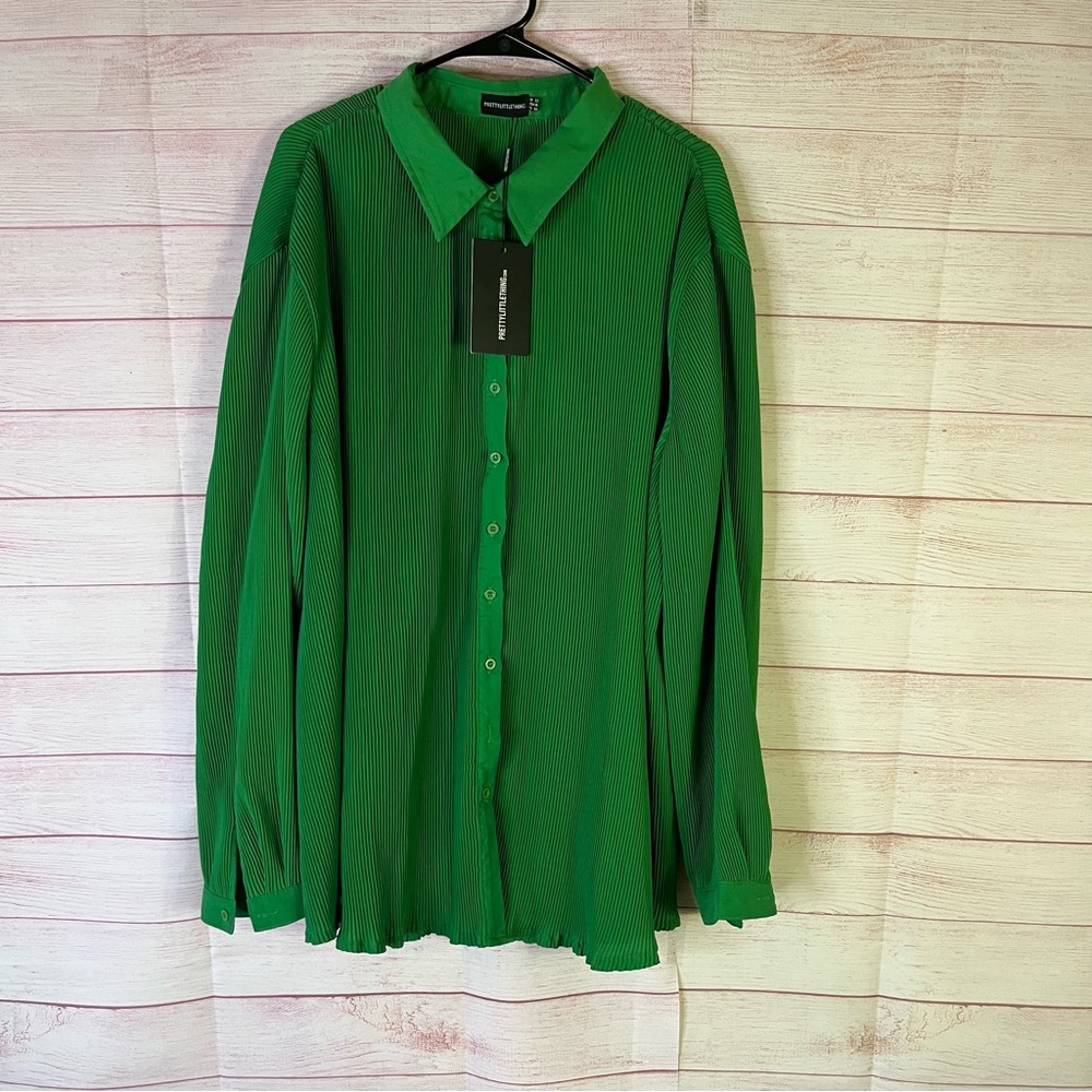 Pretty Little Thing NEW Green Long Sleeve Pleated Button Down Blouse Size 18‎